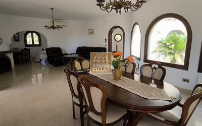 Fantastic villa with large plot, offering privacy and sea views.